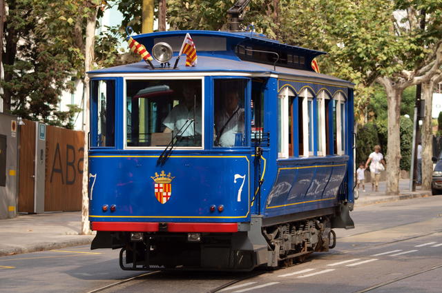 Голубой трамвай в Барселоне Голубой трамвай в Барселоне